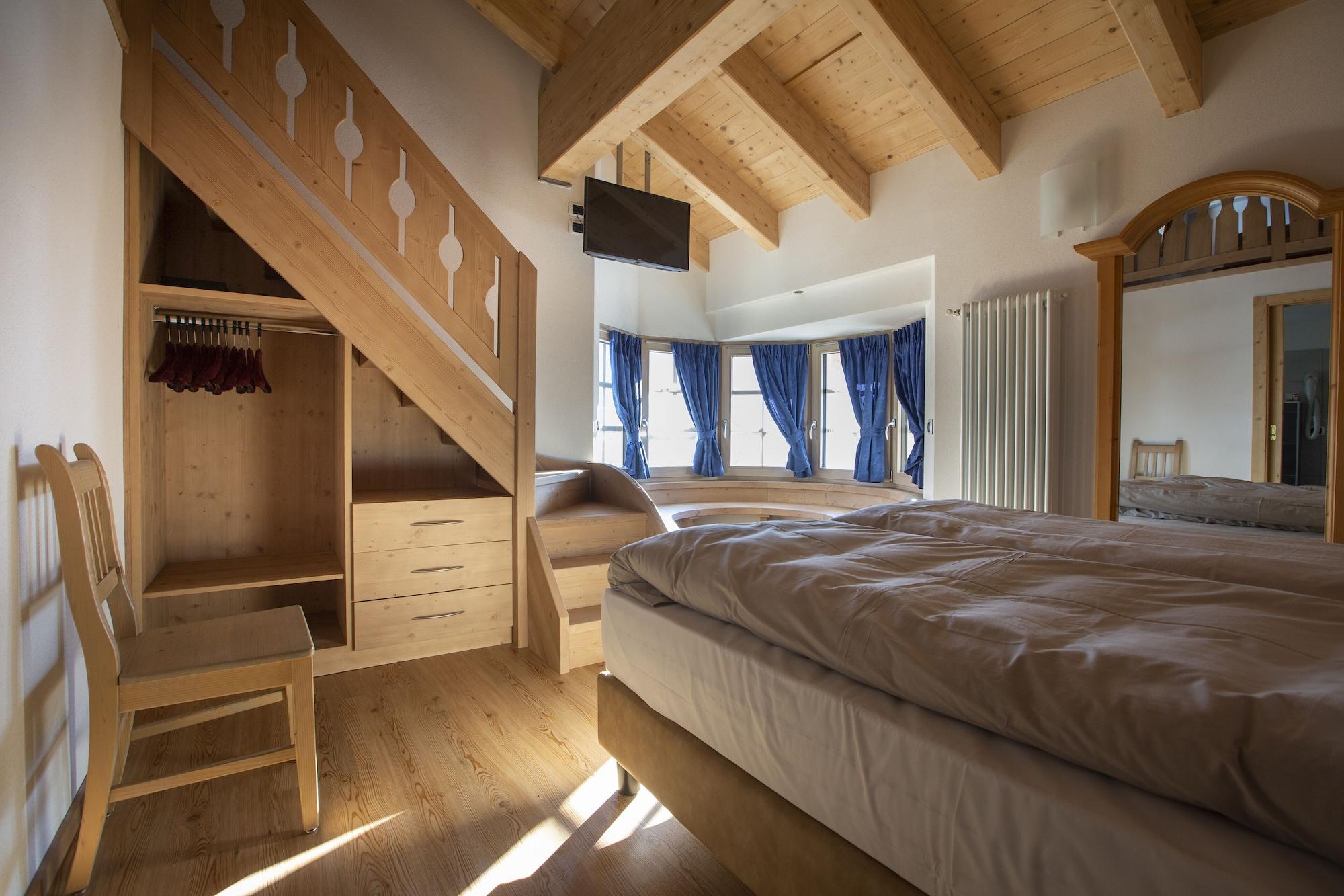 Hotel "La Suisse" Livigno Exterior photo