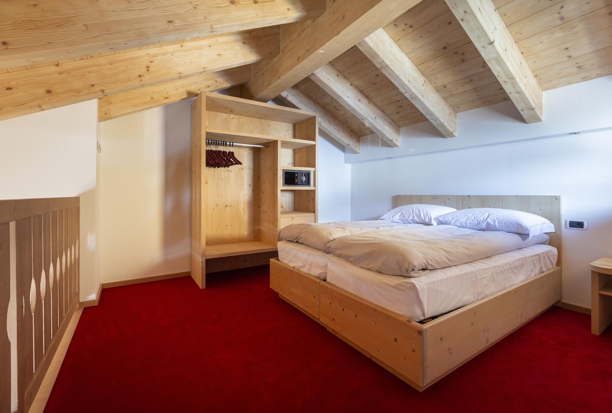 Hotel "La Suisse" Livigno Exterior photo