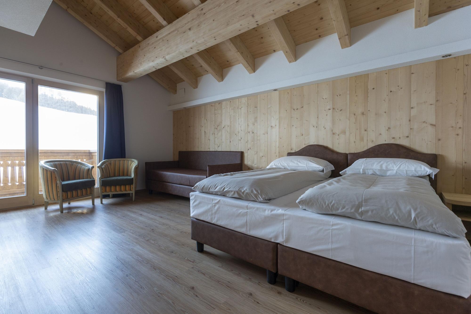 Hotel "La Suisse" Livigno Exterior photo