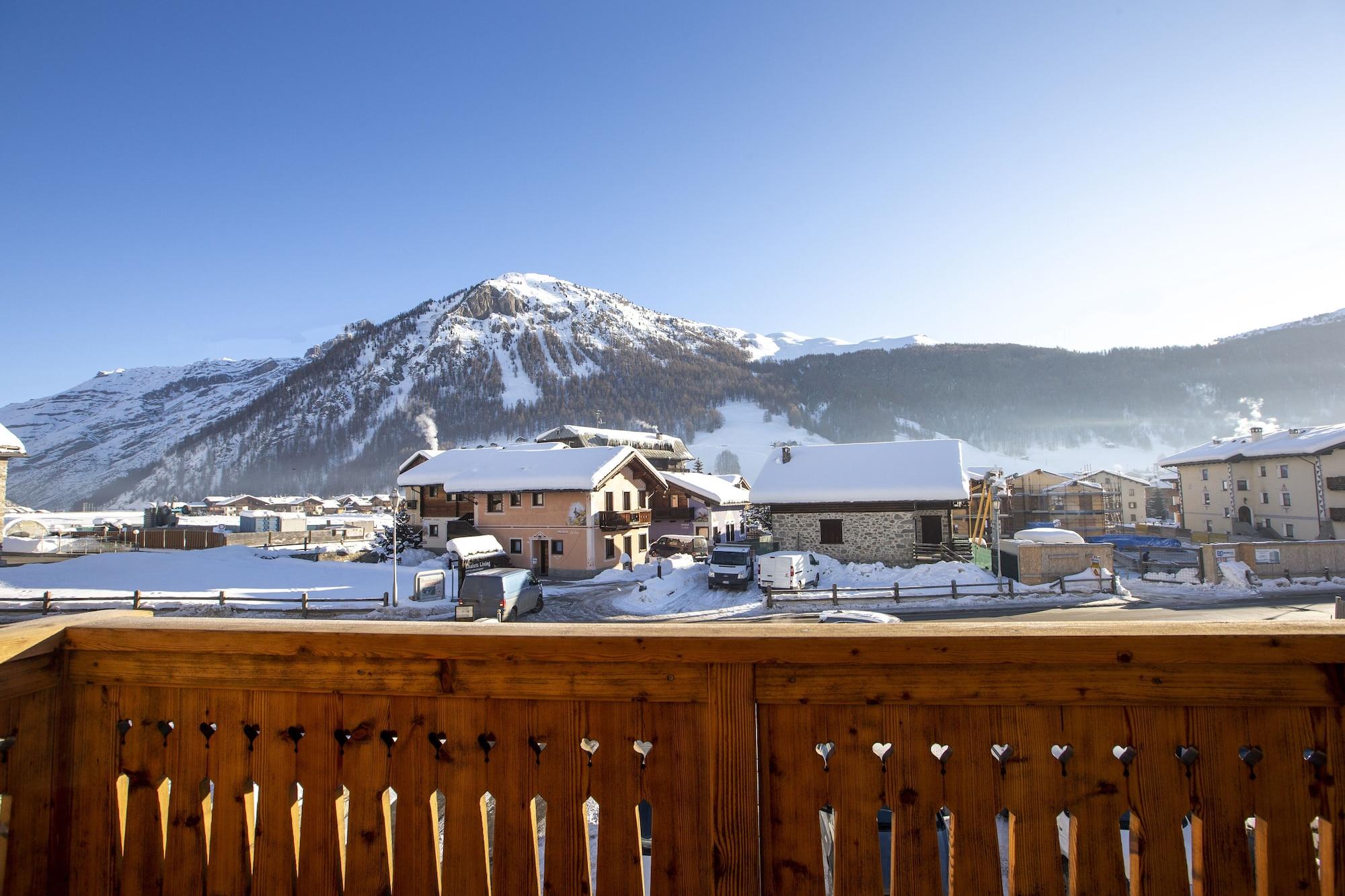 Hotel "La Suisse" Livigno Exterior photo