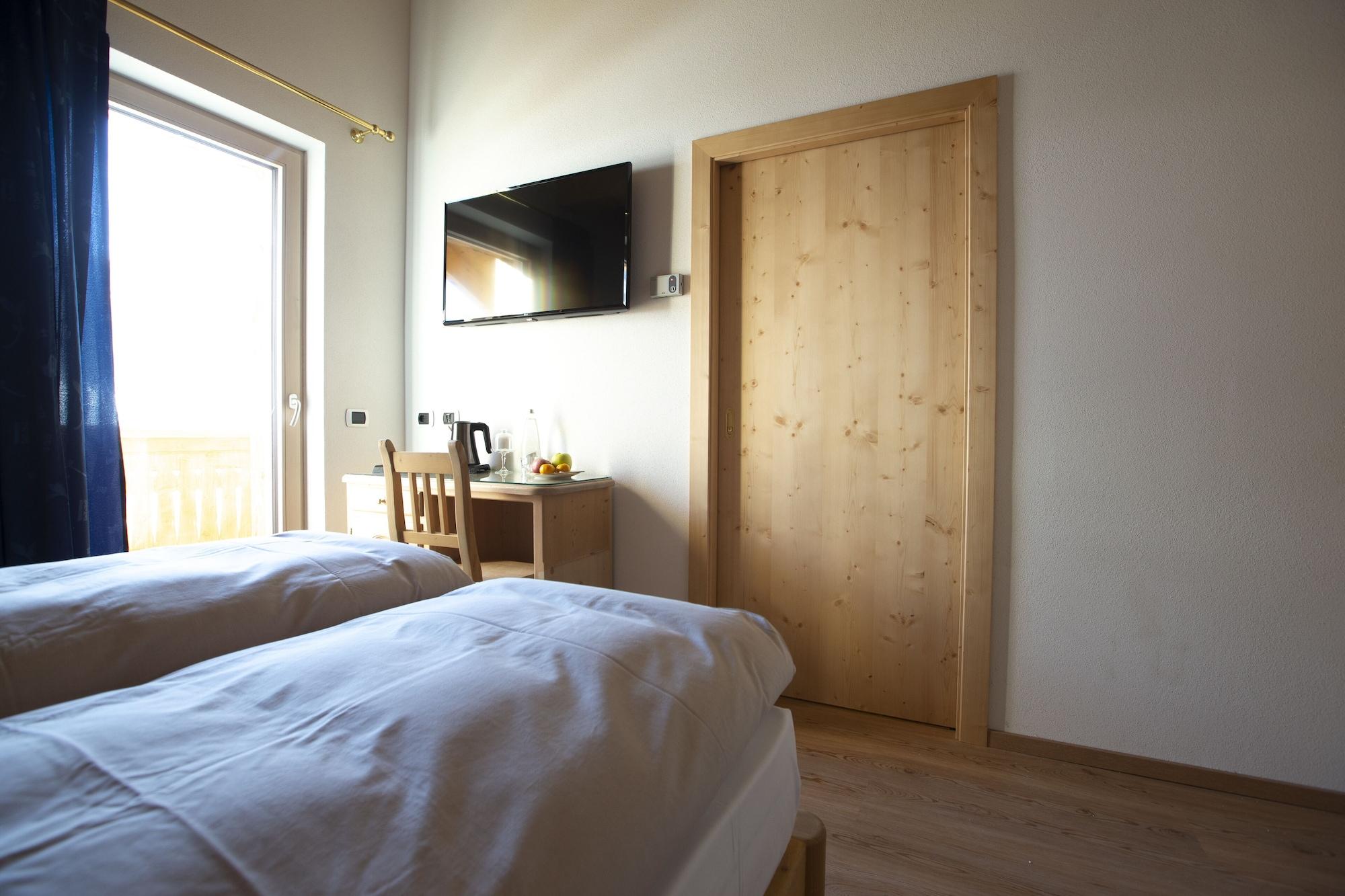 Hotel "La Suisse" Livigno Exterior photo