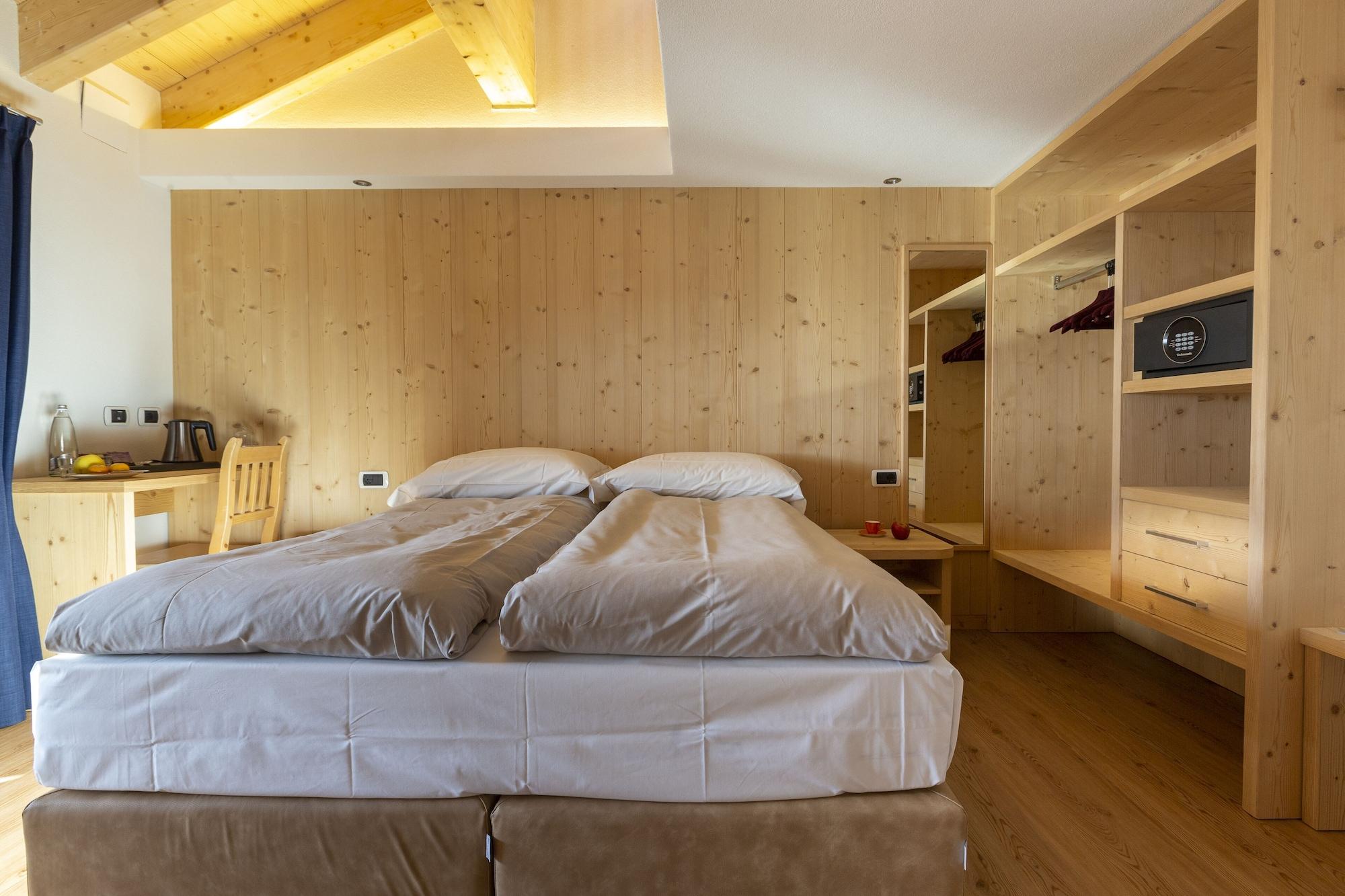 Hotel "La Suisse" Livigno Exterior photo