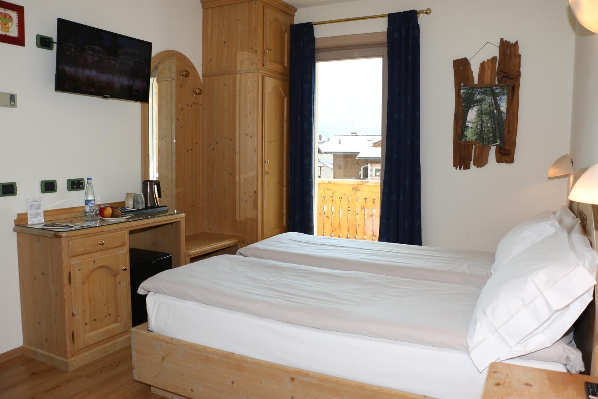 Hotel "La Suisse" Livigno Exterior photo