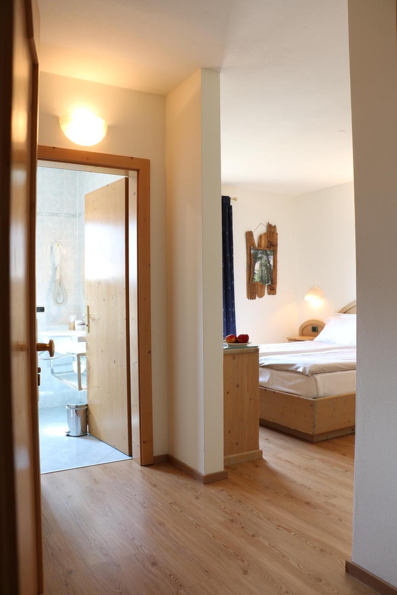 Hotel "La Suisse" Livigno Exterior photo