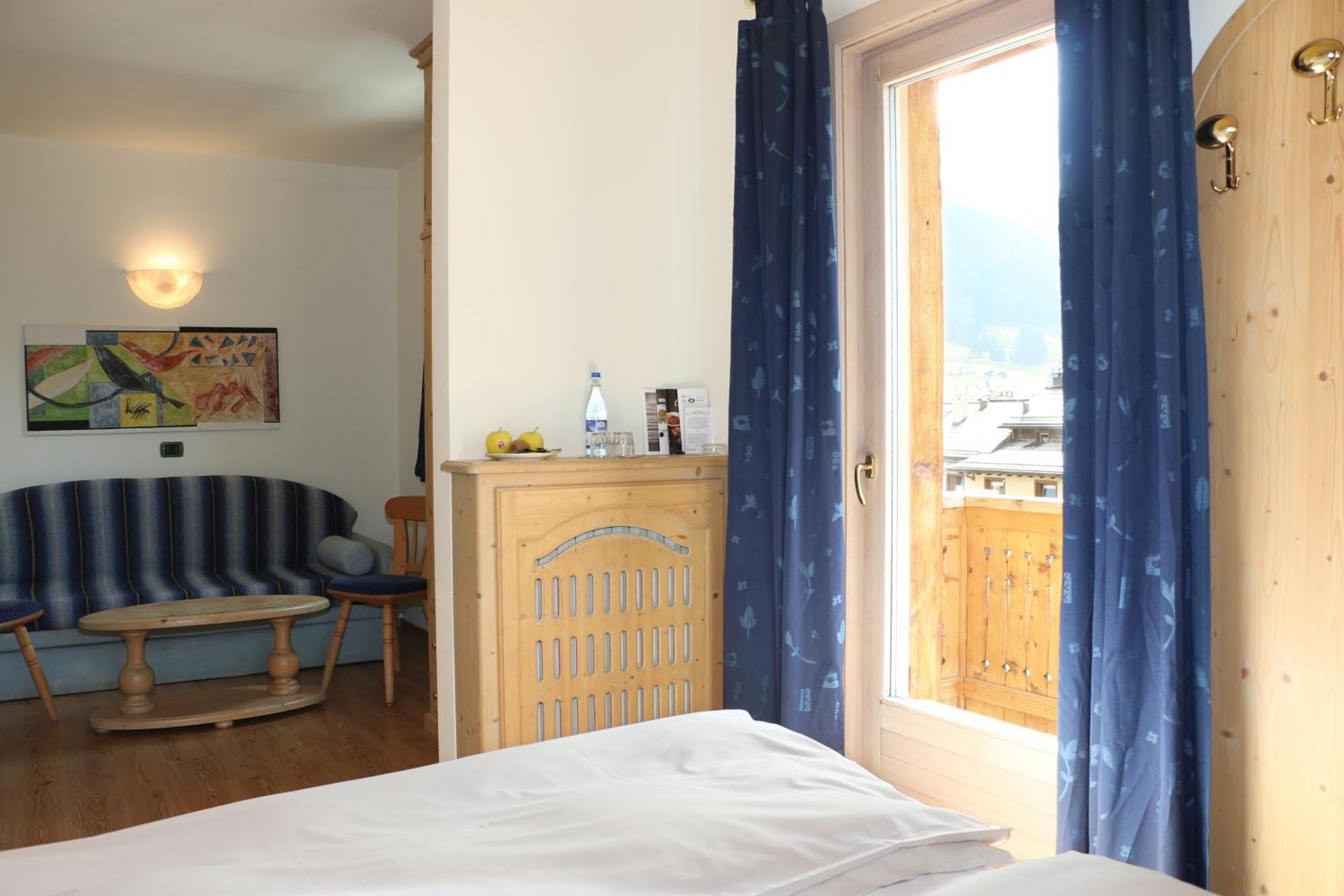 Hotel "La Suisse" Livigno Exterior photo